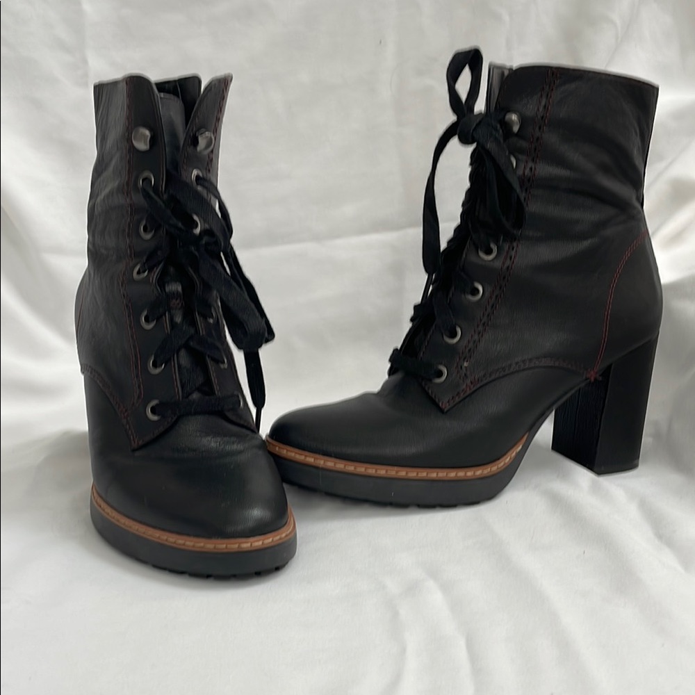 Women's Naturilizer Callie combat Black Lace-Up Ankle Boots 7.5